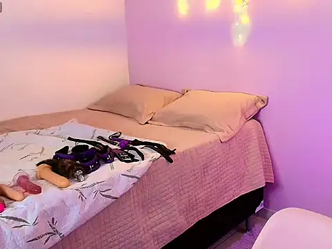 Snapshot of Aprilsweet2005 chatting on December 15, 2025, 2:01 pm Aprilsweet2005 online show from December 15, 2025, 2:01 pm