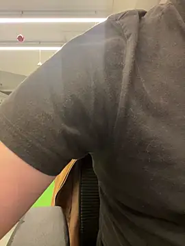 LeoBlaze13 online show from December 18, 2025, 12:16 am