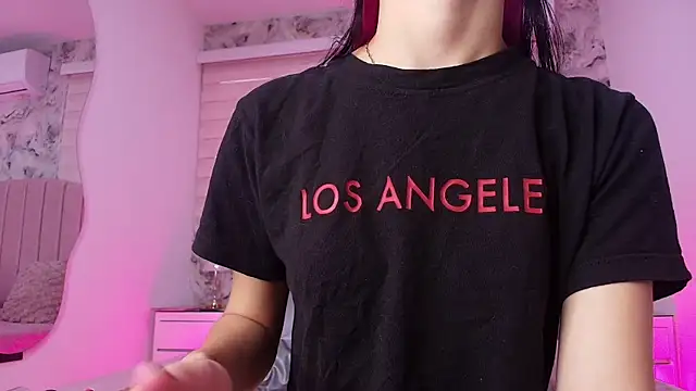 Snapshot of emma_trix chatting on April 6, 2026, 12:39 pm emma trix online show from April 6, 2026, 12:39 pm