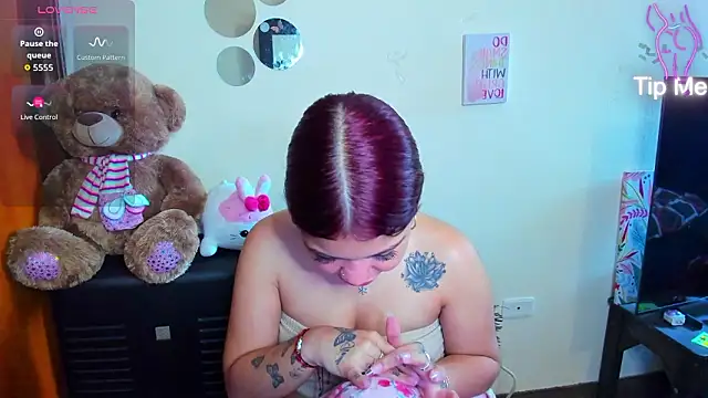 Emma boo online show from February 20, 2026, 3:36 pm