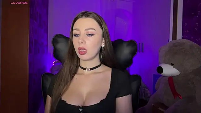 SweetCherry  N online show from November 15, 2025, 6:01 pm