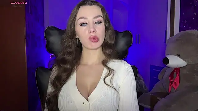 SweetCherry  N online show from December 4, 2025, 9:25 pm