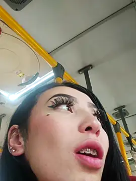 Moon And Sunn online show from December 4, 2025, 7:46 pm