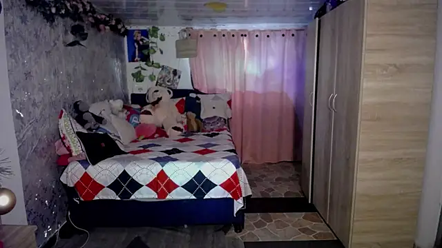 Samara Homescapes online show from December 21, 2025, 8:42 pm