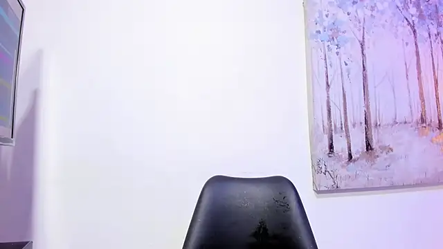 DanniaKross 1 online show from November 18, 2025, 7:39 pm