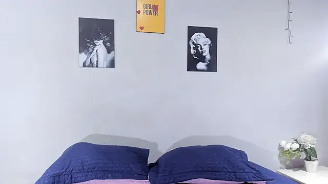 sexynova 93 online show from January 12, 2026, 7:53 pm