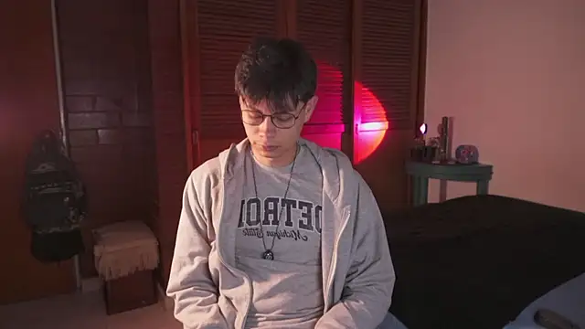 estmonnn online show from March 19, 2026, 11:49 pm