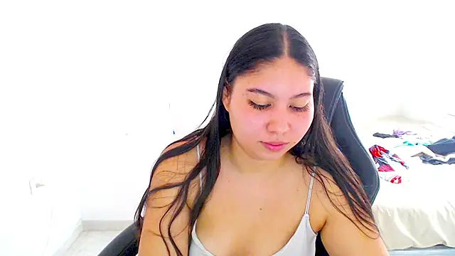 blumblum333 online show from November 5, 2025, 8:23 pm