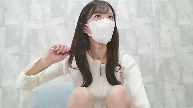 Snapshot of Minami_jjjj chatting on December 15, 2025, 1:00 am Minami jjjj online show from December 15, 2025, 1:00 am