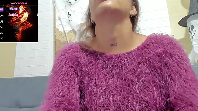 Snapshot of Katia_Santana1 chatting on October 30, 2025, 3:27 am Katia Santana1 online show from October 30, 2025, 3:27 am