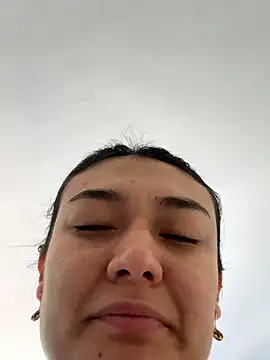 Im-Lola online show from January 18, 2026, 6:22 pm