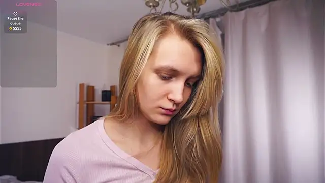 DierdreJacobsohn online show from December 17, 2025, 6:29 am