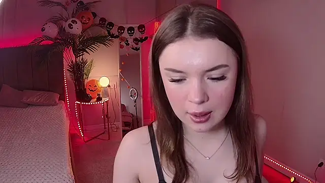 Alice Bloome online show from November 1, 2025, 5:47 am