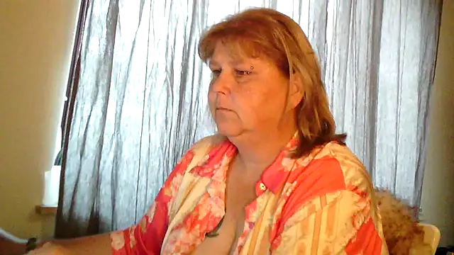 Sylviastar46 online show from June 12, 2026, 7:50 am