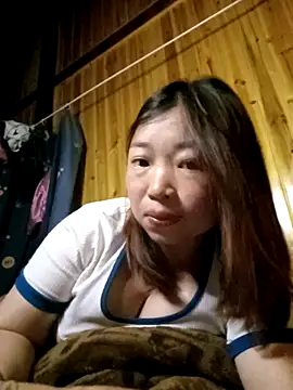 julybe online show from May 3, 2026, 2:31 pm