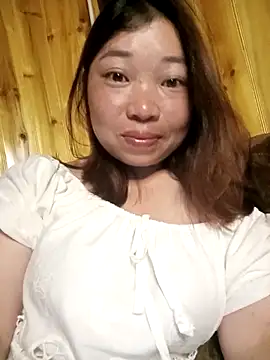 julybe online show from May 18, 2026, 3:28 pm