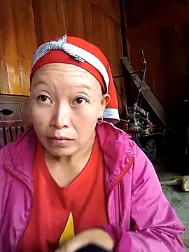 cute-kiss online show from October 30, 2025, 2:54 am