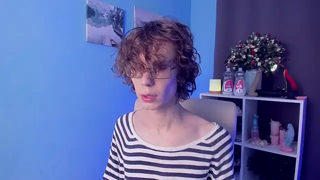 Snapshot of LeoBensyten chatting on November 1, 2025, 8:57 pm LeoBensyten online show from November 1, 2025, 8:57 pm