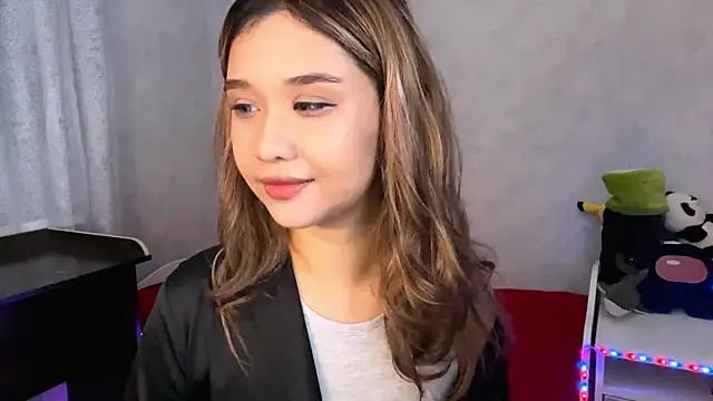 LovelyLara online show from November 21, 2025, 6:18 pm