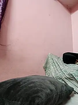 pujapujarrrr online show from November 4, 2025, 8:40 am