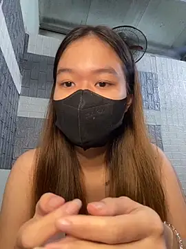 Snapshot of BUNNY050465 chatting on October 31, 2025, 4:47 pm BUNNY050465 online show from October 31, 2025, 4:47 pm