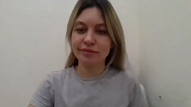 Snapshot of Little_Milf_5 chatting on November 17, 2025, 5:17 pm Little Milf 5 online show from November 17, 2025, 5:17 pm