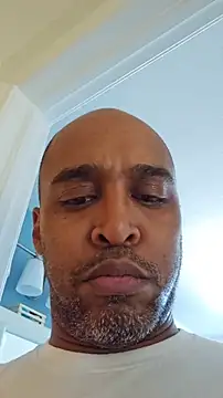 TraddyZaddy online show from November 6, 2025, 8:46 pm