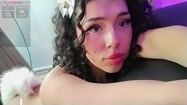 roseefancy19 online show from November 3, 2025, 11:47 am