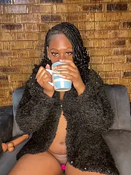 Snapshot of SP1CY_MOMMY chatting on November 18, 2025, 12:15 am SP1CY MOMMY online show from November 18, 2025, 12:15 am