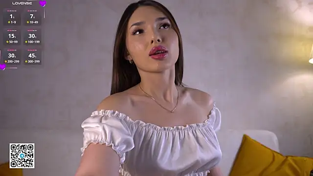 candylolly   online show from November 26, 2025, 4:07 pm