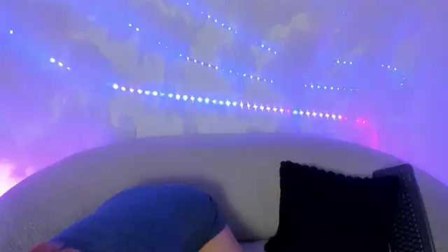 Liah Miller online show from December 3, 2025, 12:26 pm