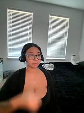 Snapshot of minha_baby chatting on November 16, 2025, 4:56 pm minha baby online show from November 16, 2025, 4:56 pm