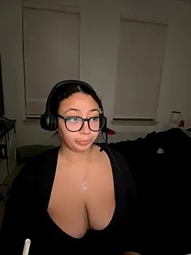 Snapshot of minha_baby chatting on November 15, 2025, 1:31 am minha baby online show from November 15, 2025, 1:31 am