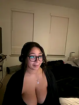 Snapshot of minha_baby chatting on November 21, 2025, 7:29 am minha baby online show from November 21, 2025, 7:29 am