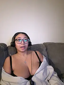 Snapshot of minha_baby chatting on December 5, 2025, 7:07 am minha baby online show from December 5, 2025, 7:07 am