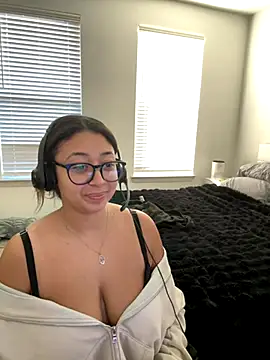 Snapshot of minha_baby chatting on November 7, 2025, 10:57 pm minha baby online show from November 7, 2025, 10:57 pm