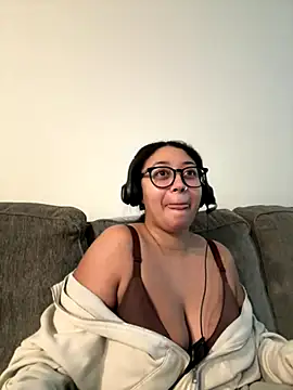 Snapshot of minha_baby chatting on December 14, 2025, 8:58 pm minha baby online show from December 14, 2025, 8:58 pm