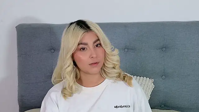 Elina Hills online show from November 6, 2025, 4:11 pm