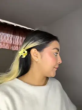 Snapshot of Elina_Hills chatting on July 9, 2026, 3:33 pm Elina Hills online show from July 9, 2026, 3:33 pm