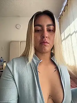 Elina Hills online show from February 27, 2026, 2:39 pm