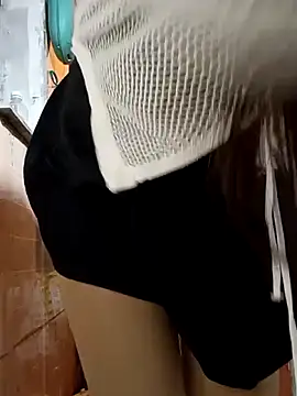 Drizzle-Rian online show from December 14, 2025, 11:16 am