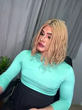 Snapshot of melani_ferraraa_ chatting on July 4, 2026, 10:25 pm melani ferraraa online show from July 4, 2026, 10:25 pm