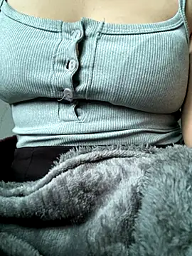 lylyyou online show from December 2, 2025, 6:26 am