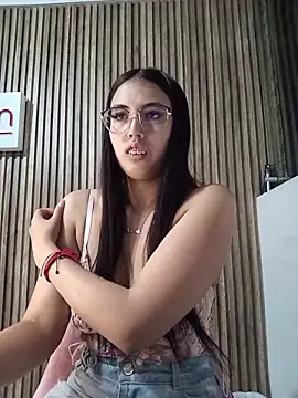 Valk submissive online show from April 9, 2026, 5:31 am