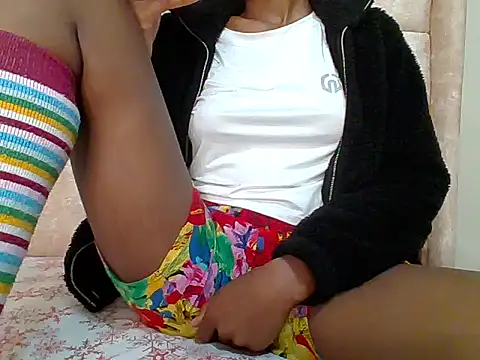 Petite baby5 online show from May 30, 2026, 9:53 pm