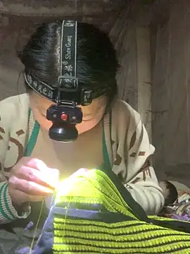 Snapshot of bi-bo123 chatting on December 3, 2025, 1:21 pm bi-bo123 online show from December 3, 2025, 1:21 pm