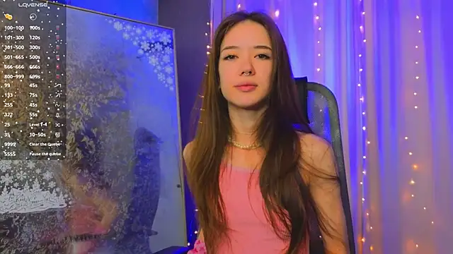 tinyanie online show from December 18, 2025, 6:07 am