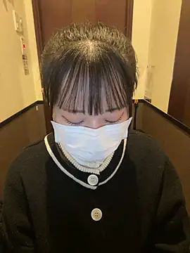 Snapshot of emiri_da_nyan chatting on November 19, 2025, 10:10 pm emiri da nyan online show from November 19, 2025, 10:10 pm