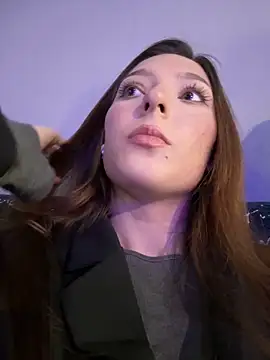 LilluKatten online show from April 3, 2026, 11:38 am