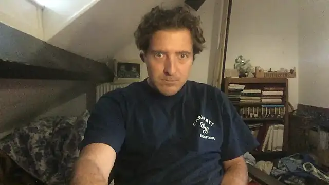 dutchpieter95 online show from April 10, 2026, 8:10 am